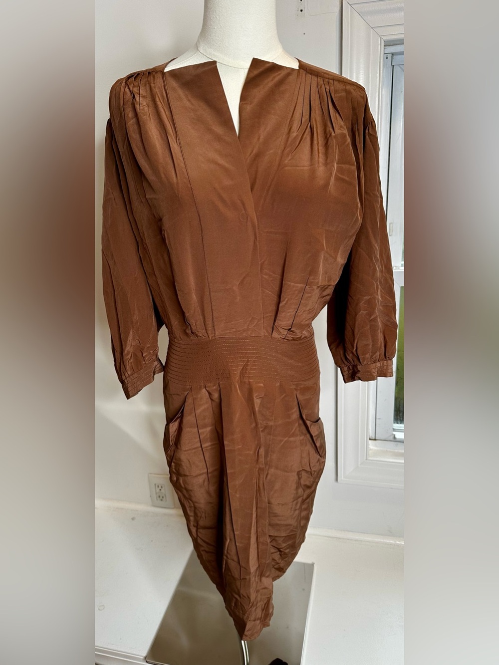 BCBGMAXAZRIA Toffee 100% Silk Pleated Pocket Dress Size 4
